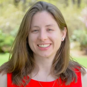 Lauren Demaris headshot